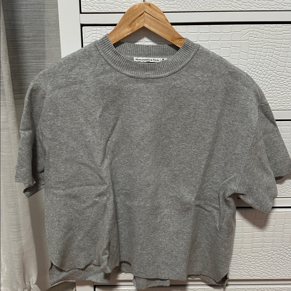 Abercrombie & Fitch Heather Gray Knit Top